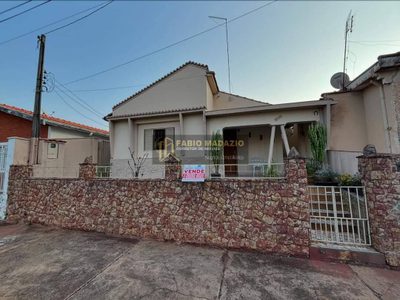 Casa, 4 quartos, 142 m² - Foto 1