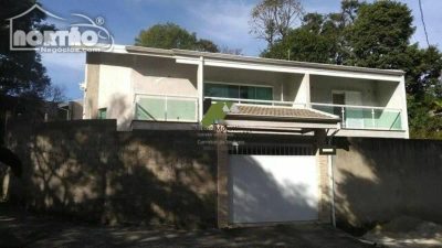 Casa, 5 quartos, 240 m² - Foto 1