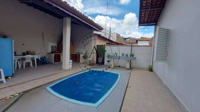 Casa, 3 quartos, 179 m² - Foto 2
