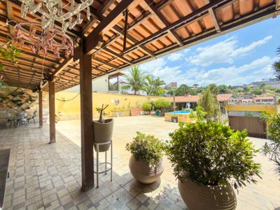Casa, 3 quartos, 191 m² - Foto 1