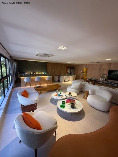 Apartamento, 3 quartos, 241 m² - Foto 1