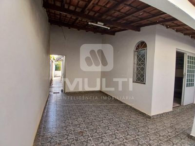 Casa, 3 quartos, 194 m² - Foto 1
