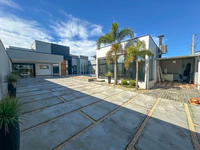 Casa, 4 quartos, 210 m² - Foto 1