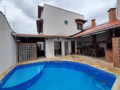 Casa, 6 quartos, 315 m² - Foto 1