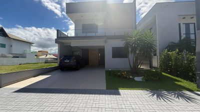Casa, 4 quartos, 245 m² - Foto 1