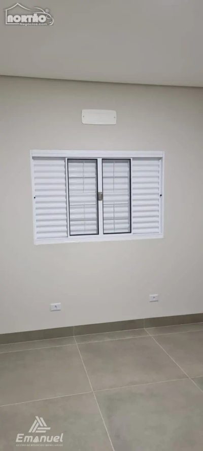 Casa, 4 quartos, 138 m² - Foto 2