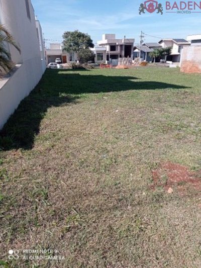 Loteamento e Condomínio, 250 m² - Foto 1