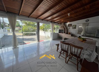 Casa, 3 quartos, 210 m² - Foto 1