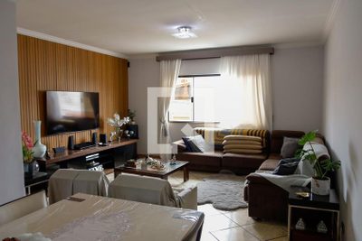 Casa, 4 quartos, 198 m² - Foto 1