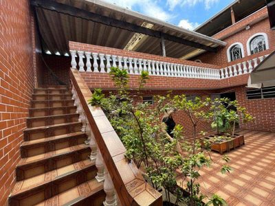 Chácara, 3 quartos, 300 m² - Foto 1