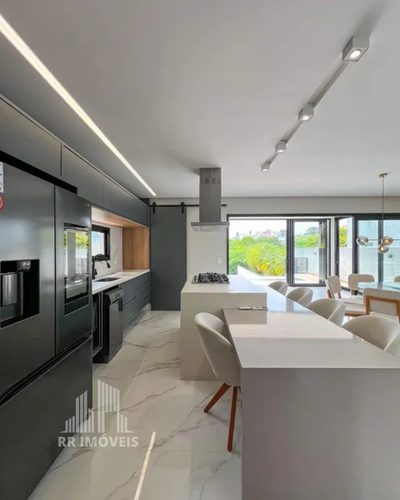 Casa, 3 quartos, 245 m² - Foto 4