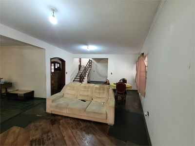 Casa, 3 quartos, 212 m² - Foto 1