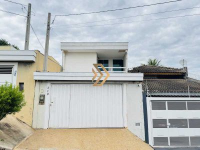Casa, 3 quartos, 212 m² - Foto 1