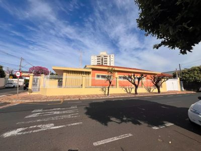Casa, 5 quartos, 330 m² - Foto 1