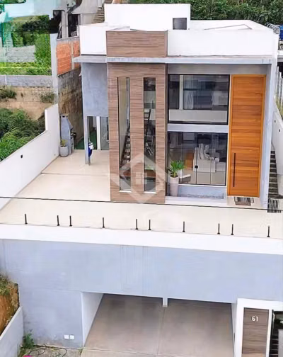Casa, 3 quartos, 298 m² - Foto 1