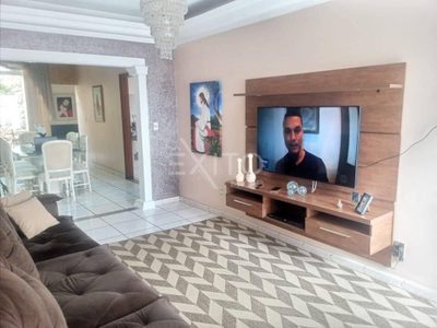 Casa, 3 quartos, 180 m² - Foto 1