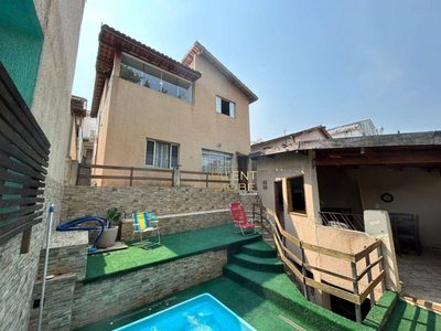 Casa, 4 quartos, 265 m² - Foto 1