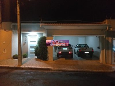 Casa, 3 quartos, 232 m² - Foto 2