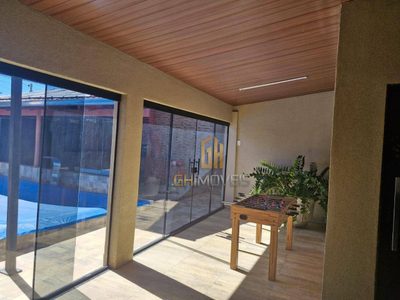 Casa, 4 quartos, 230 m² - Foto 1