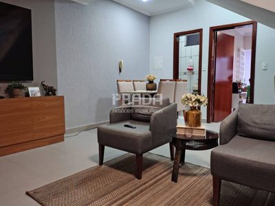 Casa, 3 quartos, 194 m² - Foto 1