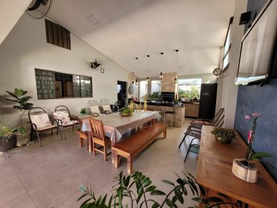 Casa, 3 quartos, 228 m² - Foto 2