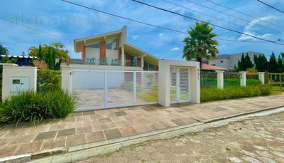 Sobrado, 3 quartos, 288 m² - Foto 1