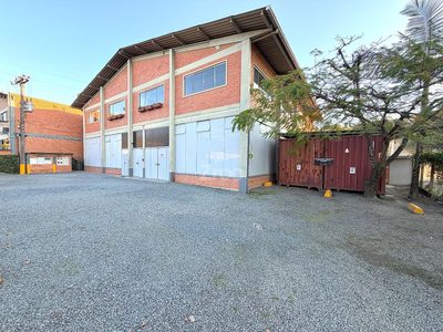Depósito-Galpão, 890 m² - Foto 1
