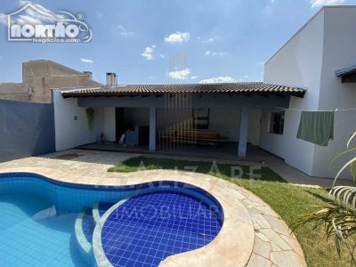 Casa, 4 quartos, 180 m² - Foto 2