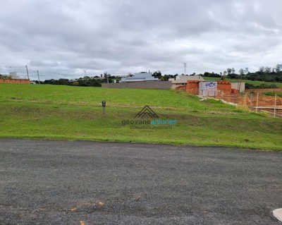 Loteamento e Condomínio, 1000 m² - Foto 1