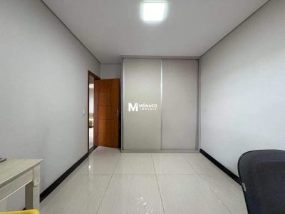 Casa, 5 quartos, 223 m² - Foto 1