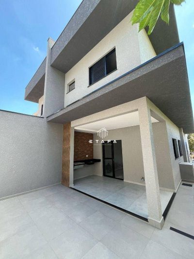 Casa, 3 quartos, 131 m² - Foto 1