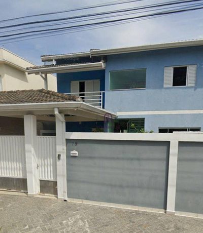 Casa, 3 quartos, 219 m² - Foto 1