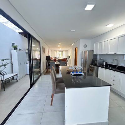 Casa, 3 quartos, 134 m² - Foto 1