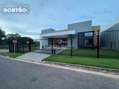 Casa, 4 quartos, 237 m² - Foto 2