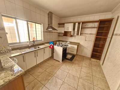 Casa, 3 quartos, 259 m² - Foto 1