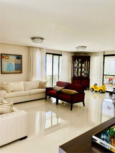 Apartamento, 3 quartos, 252 m² - Foto 1