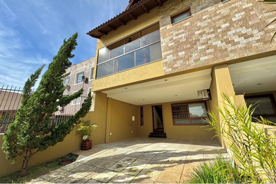 Casa, 3 quartos, 237 m² - Foto 1