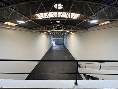 Depósito-Galpão, 372 m² - Foto 1