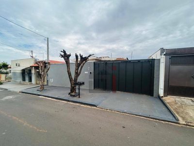 Casa, 3 quartos, 177 m² - Foto 2