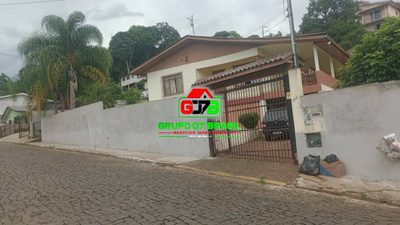 Casa, 3 quartos, 330 m² - Foto 1