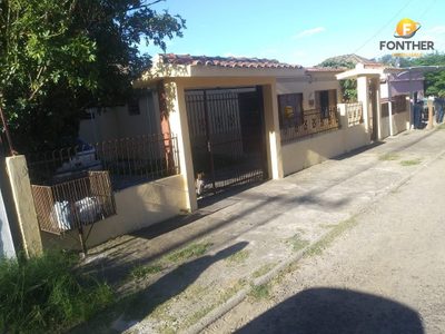 Casa, 5 quartos, 139 m² - Foto 2