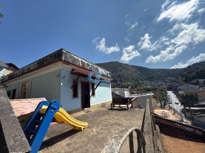 Casa, 4 quartos, 302 m² - Foto 1