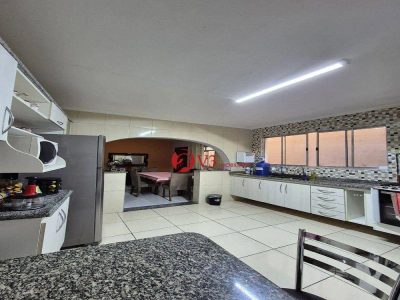 Sobrado, 3 quartos, 200 m² - Foto 4