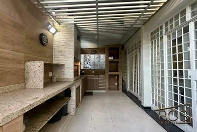 Casa, 4 quartos, 321 m² - Foto 1