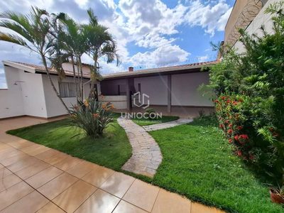 Casa, 3 quartos, 225 m² - Foto 1