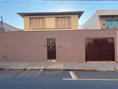 Sobrado, 3 quartos, 274 m² - Foto 1