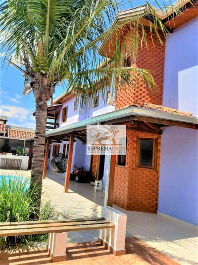 Casa, 4 quartos, 240 m² - Foto 1