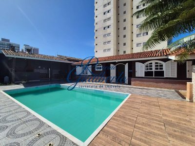 Casa, 4 quartos, 236 m² - Foto 1