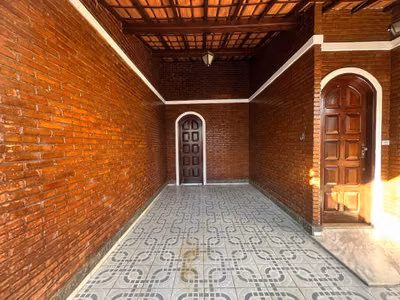 Casa, 1 quarto, 178 m² - Foto 1