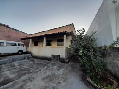 Casa, 6 quartos, 181 m² - Foto 1